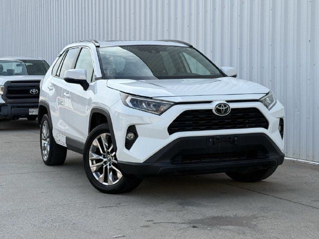 Used 2019 Toyota RAV4 XLE Premium w/ Cold Weather Package AWD/4WD image 2