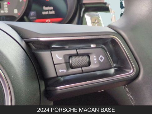 Used 2024 Porsche Macan AWD/4WD image 19