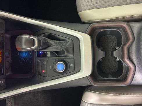 Used 2020 Toyota RAV4 Limited image 23