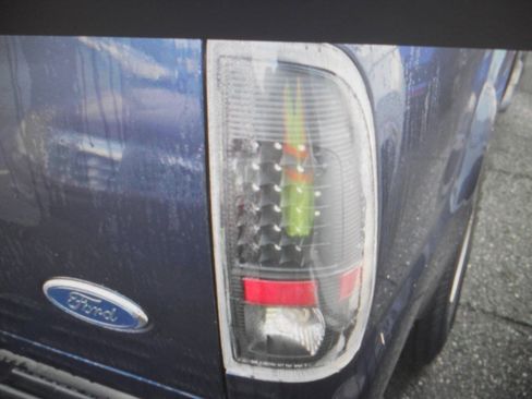 Used 2005 Ford F250 XLT RWD image 8