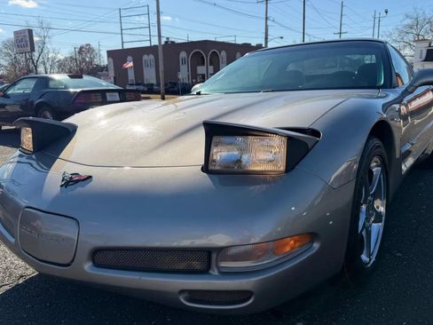 Used 2001 Chevrolet Corvette Coupe w/ Preferred Equipment Group1 image 37