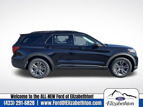 New 2026 Ford Explorer Active w/ Active Comfort Package image 2