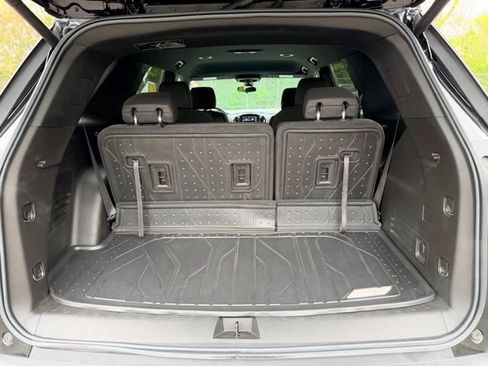 Used 2023 Chevrolet Traverse LT w/ LPO, Floor Liner Package AWD/4WD image 26