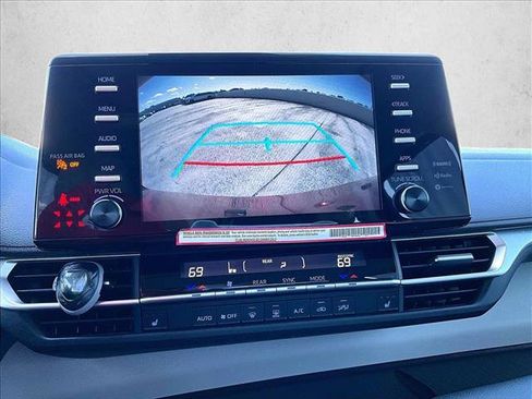 Used 2024 Toyota Sienna XLE image 23