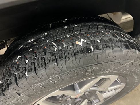 New 2026 GMC Sierra 1500 SLT w/ SLT Convenience Package image 10