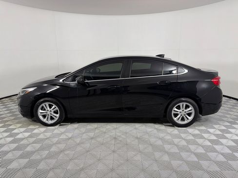 Used 2017 Chevrolet Cruze LT w/ Convenience Package FWD image 7