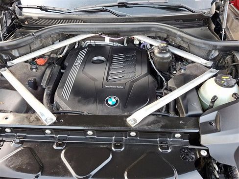 Used 2022 BMW X7 xDrive40i w/ M Sport Package image 30