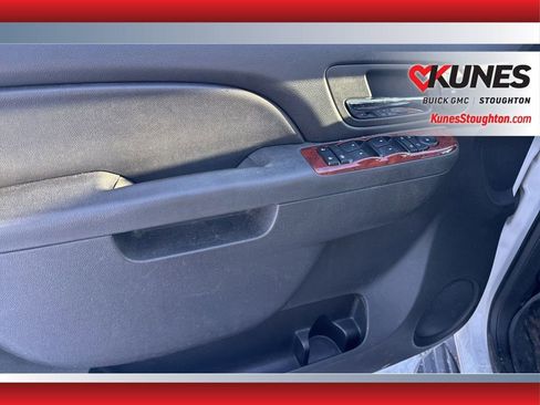 Used 2014 GMC Yukon XL SLT w/ SLT-2 Equipment Package image 17