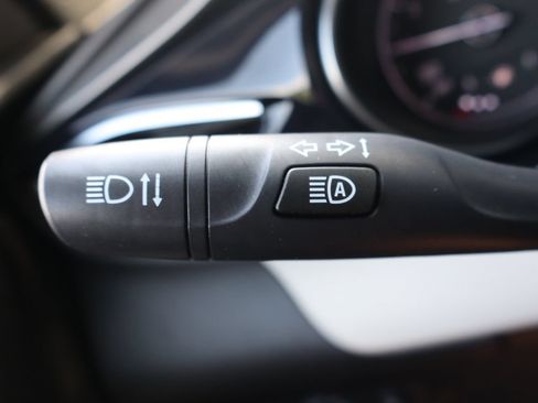 Used 2023 Buick Encore GX Preferred w/ Cold Weather Comfort Package FWD image 31