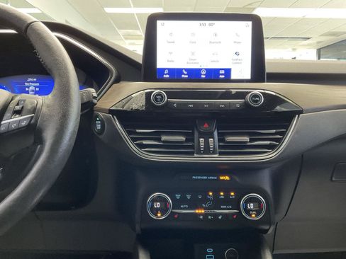 Used 2020 Ford Escape Titanium w/ Titanium Premium Package 2.0 AWD/4WD image 18