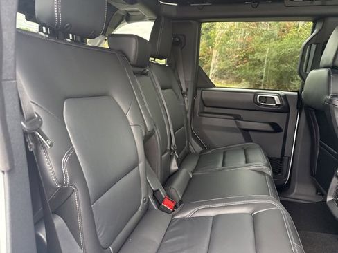 New 2025 Ford Bronco Outer Banks w/ Sasquatch Package image 45