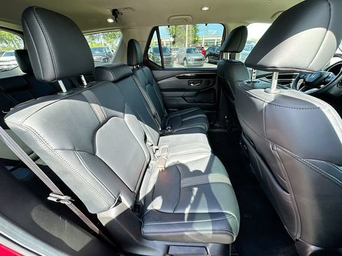 Used 2025 Honda Pilot EX-L image 27
