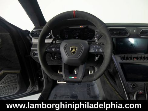 Used 2024 Lamborghini Urus Performante AWD/4WD image 16