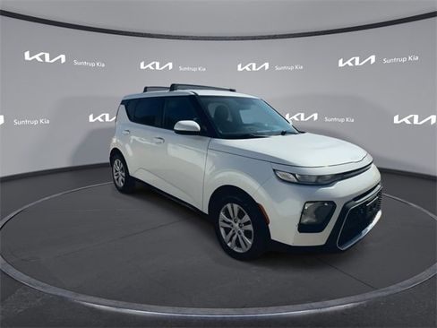 Used 2022 Kia Soul LX image 25