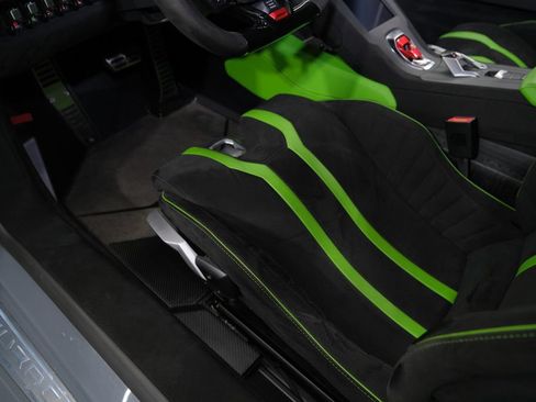 Used 2023 Lamborghini Huracan STO RWD image 17