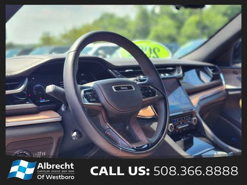 Used 2022 Jeep Grand Cherokee Summit w/ Adv Protech Group IV AWD/4WD image 20