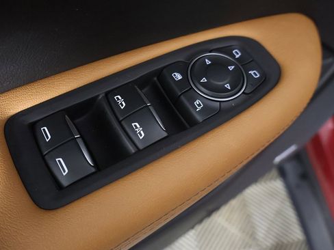 Used 2020 Cadillac XT5 Premium Luxury image 36