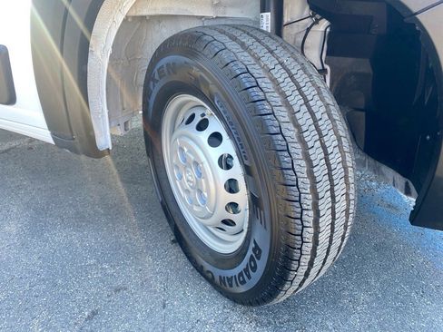 Used 2025 RAM ProMaster 2500 w/ Premium Convenience Group image 24