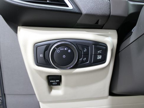 Used 2020 Lincoln Nautilus Reserve w/ Equipment Group 201A image 9