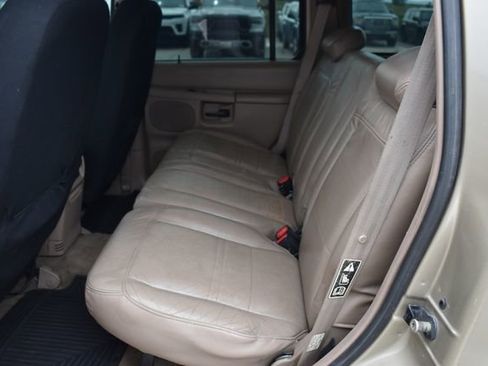 Used 2000 Ford Explorer XLT AWD/4WD image 21