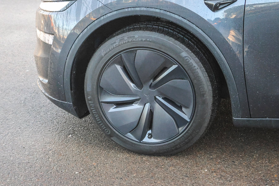 Used 2026 Tesla Model Y Long Range AWD/4WD image 9