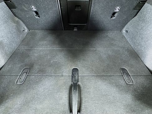 Used 2023 Volvo XC40 Recharge Plus image 60