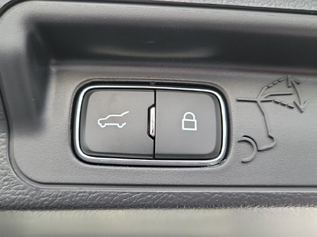 Used 2025 Ford Explorer Active w/ Active Comfort Package RWD image 22
