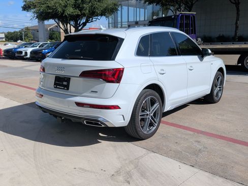 Certified 2024 Audi Q5 e Premium Plus w/ Premium Plus Package AWD/4WD image 10