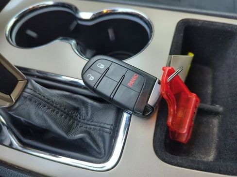 Used 2017 Jeep Grand Cherokee Laredo w/ Quick Order Package 23E image 30