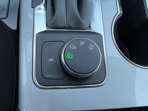 Used 2025 Chevrolet Blazer LT AWD/4WD image 37