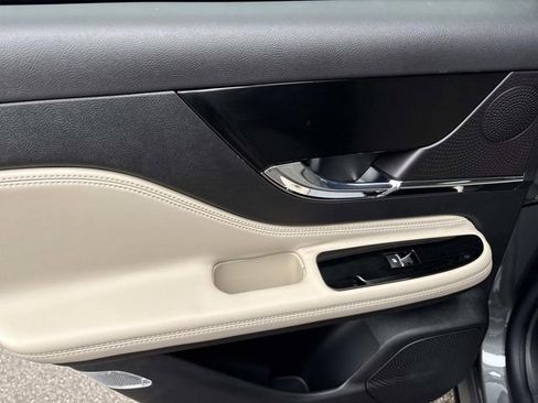 New 2026 Lincoln Corsair Reserve image 19