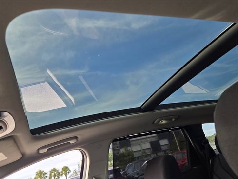 Certified 2023 Hyundai Santa Fe SEL w/ Premium Package image 17