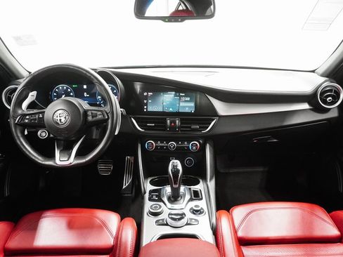 Used 2024 Alfa Romeo Giulia Veloce image 15