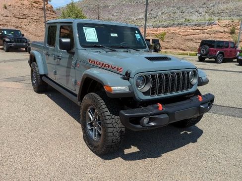 Certified 2025 Jeep Gladiator Mojave AWD/4WD image 3