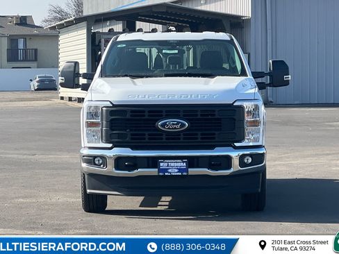 New 2026 Ford F250 XL w/ XL Chrome Package image 4
