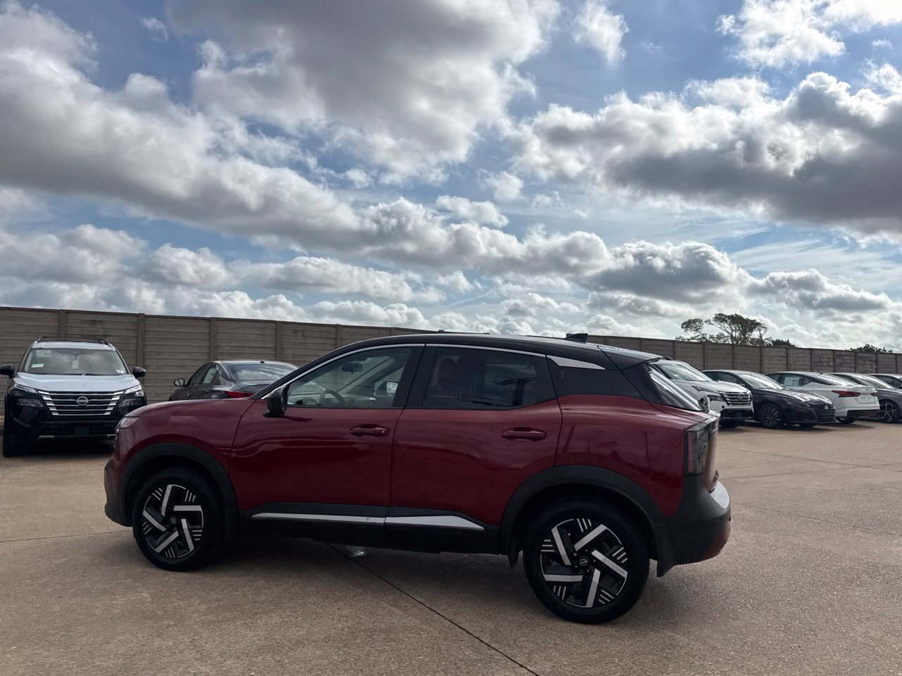 Used 2025 Nissan Kicks SV FWD image 14