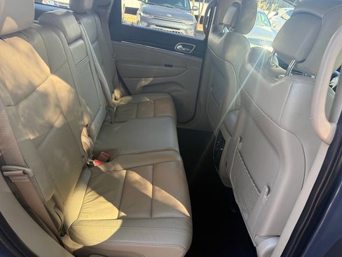 Used 2019 Jeep Grand Cherokee Limited image 19