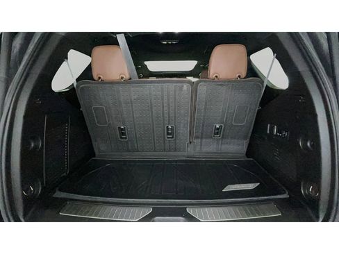 Used 2023 Chevrolet Tahoe High Country w/ Premium Package image 18