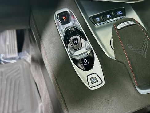 Used 2022 Chevrolet Corvette Stingray Premium Cpe w/ Z51 Performance Package RWD image 21