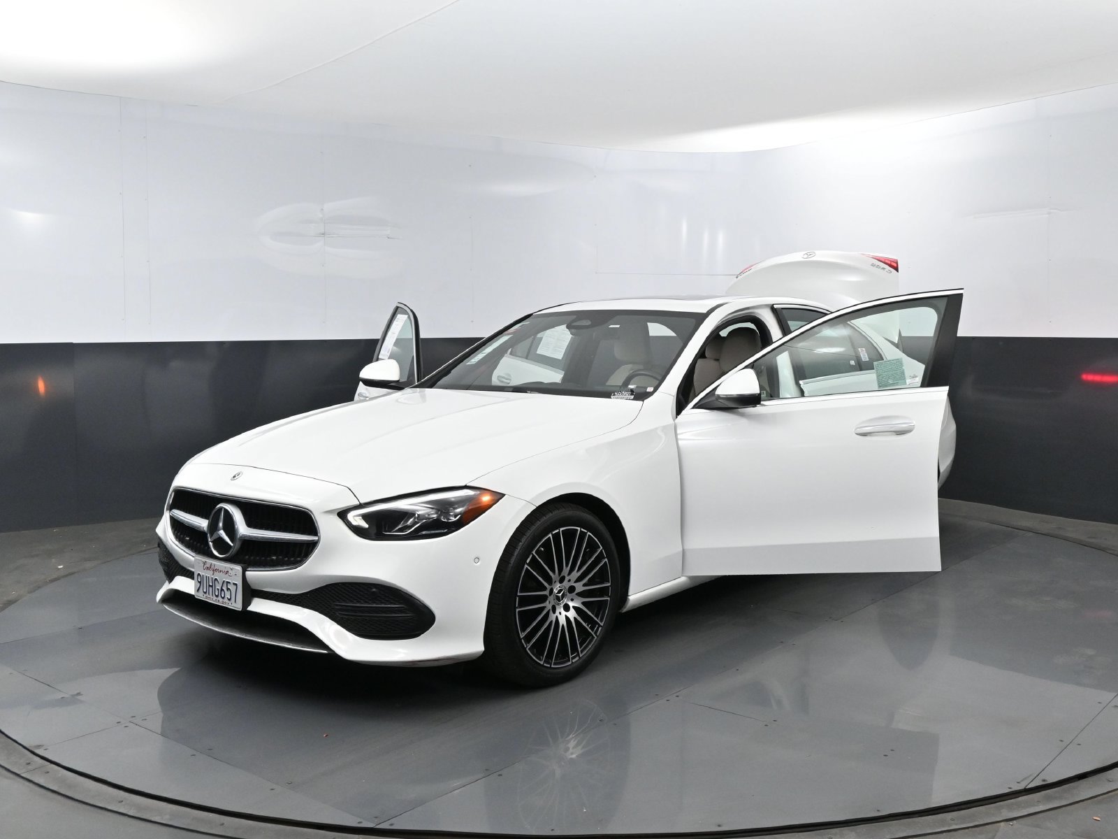 Used 2025 Mercedes-Benz C 300 4MATIC Sedan image 25