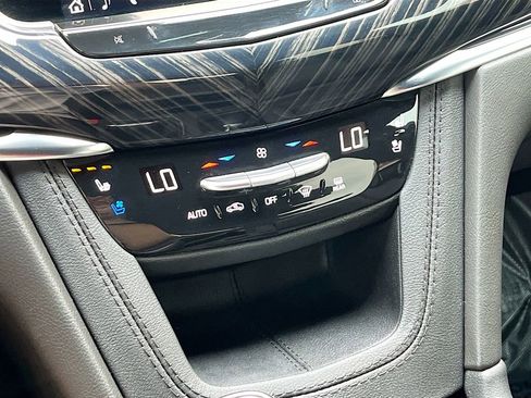 Used 2024 Cadillac XT6 Premium Luxury w/ LPO, Floor Liner Package AWD/4WD image 15