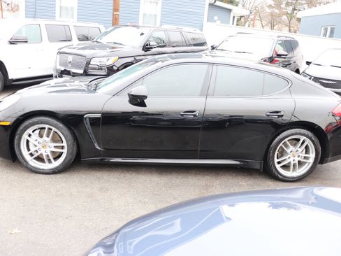 Used 2016 Porsche Panamera 4 image 2