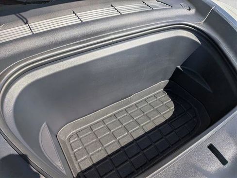 Used 2025 Tesla Model Y Performance image 21