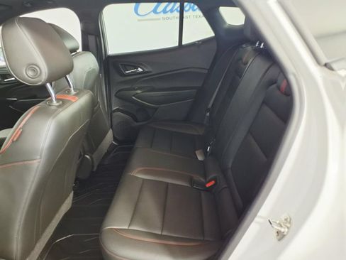 Used 2025 Chevrolet Trax RS w/ Sunroof Package FWD image 14