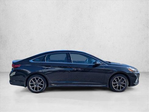 Used 2018 Hyundai Sonata Limited image 3