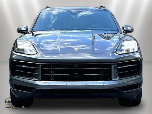 Used 2026 Porsche Cayenne AWD/4WD image 3