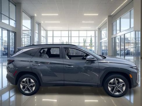 Certified 2025 Hyundai Tucson SEL AWD/4WD image 3