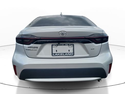 Used 2022 Toyota Corolla LE FWD image 5