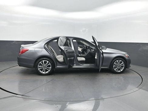 Used 2018 Mercedes-Benz C 300 C 300 4MATIC AWD 4dr Sedan w/ Premium Package image 41