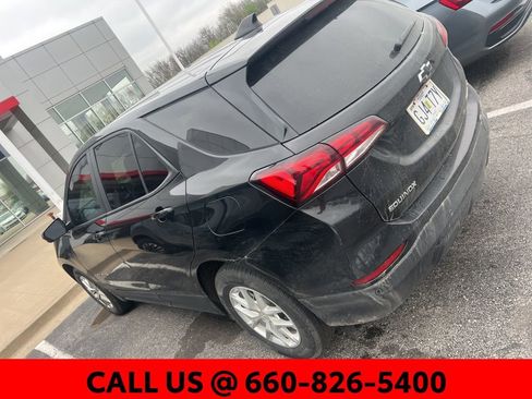 Used 2022 Chevrolet Equinox LS w/ LS Convenience Package image 3